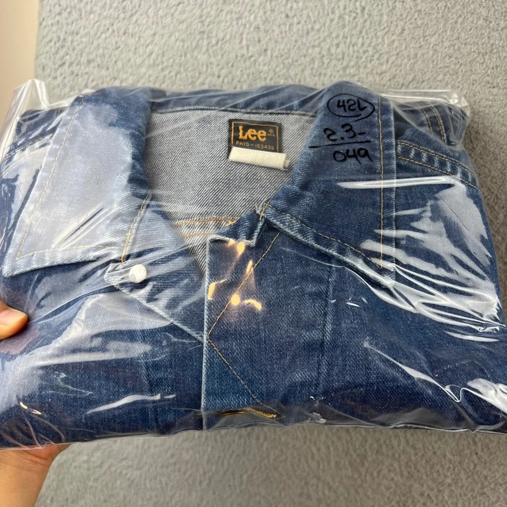 Vintage Lee Riders Denim Jacket Mens 42 Long Made in USA Blue Trucker Distressed